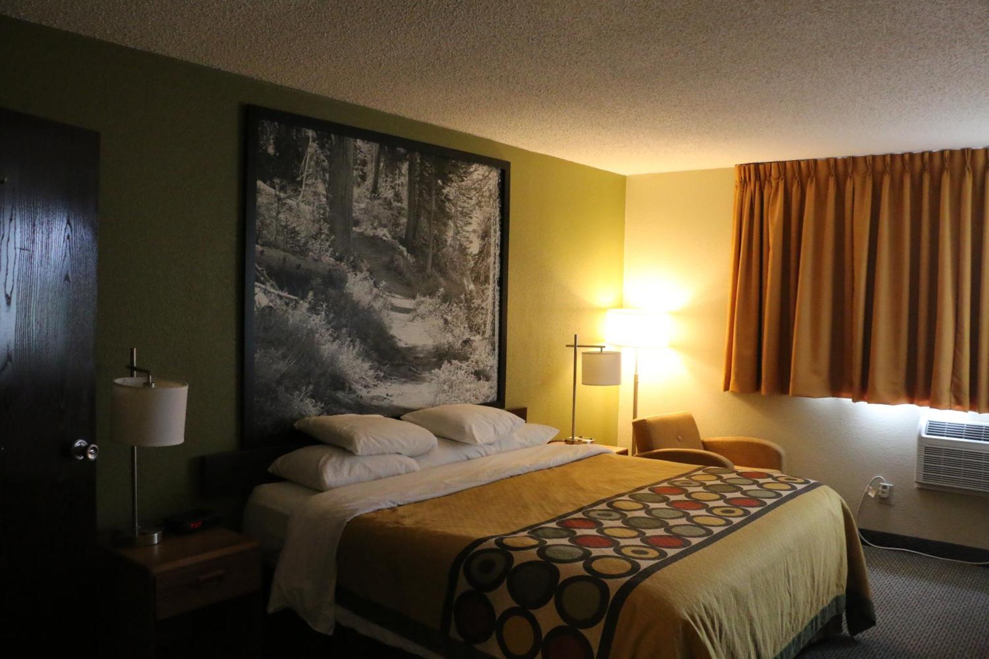 Super 8 By Wyndham Windsor/Madison North Otel Oda fotoğraf